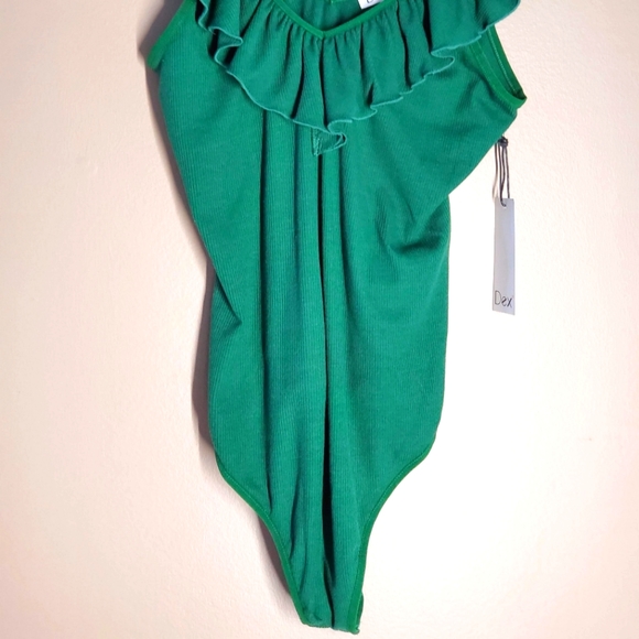 DEX Green Ruffled V-Neck Bodysuit (M) - Picture 2 of 3